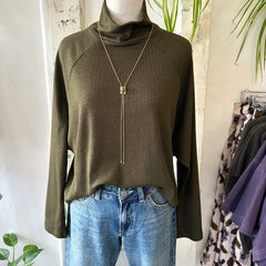 Chlo by Cokluch // Devon Top Olive