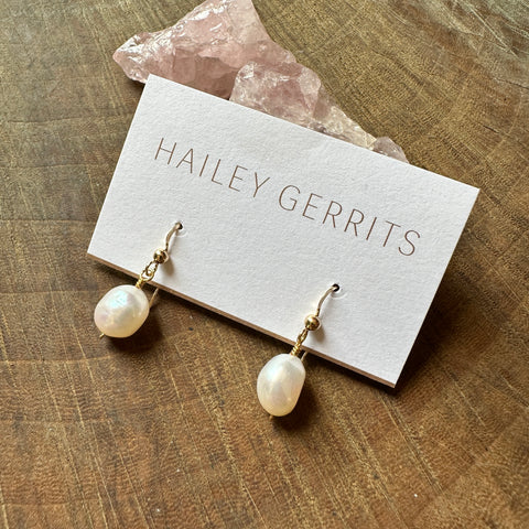 Hailey Gerrits // Reva Earrings Freshwater Pearl