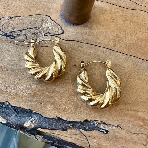 Hailey Gerrits // Lasota Earrings Malachite