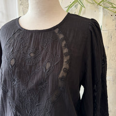 Indi & Cold // Embroidered Blouse Black