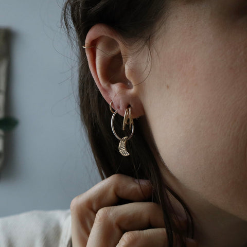 Souvenir // Moon Hoops