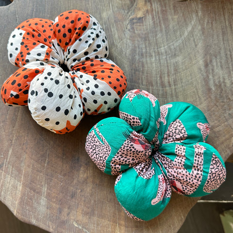 Compania Fantastica // Puffy Scrunchie