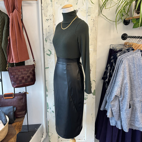 Allison Wonderland // Desire Skirt Black