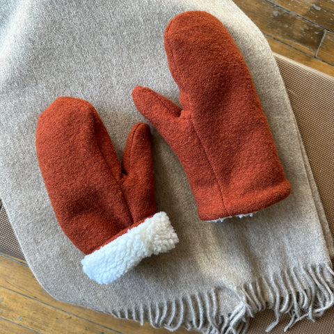 Milo and Dexter // Classic Merino Wool Mittens Rust