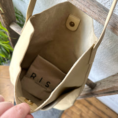 RISA // Pocket Tote Upcycled Leather Creamy Beige