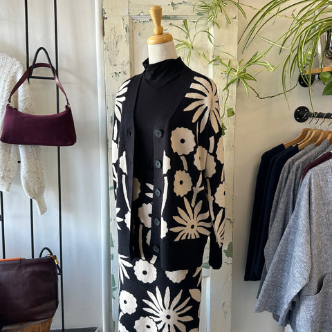 Compania Fantastica // Flower Cardigan