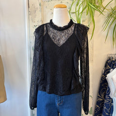 Astrid // Hunter Lacey Top Black