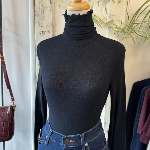 Des Petits Hauts // Flore Turtleneck