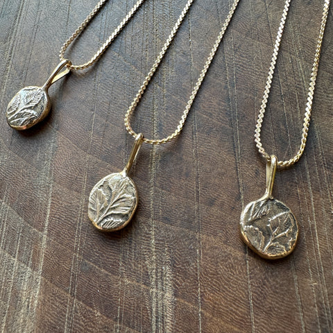 Souvenir // Reverie Pendant Bronze
