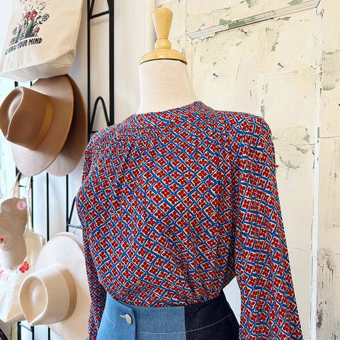 Indi & Cold // Retro Blouse Blue/Red
