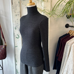 Indi & Cold // Charcoal Ribbed Turt
