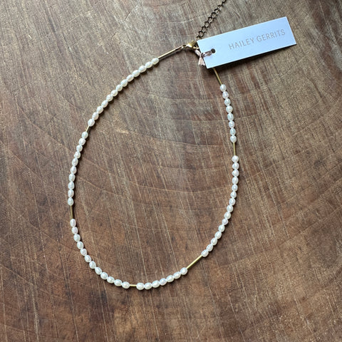 Hailey Gerrits // Oso Necklace Freshwater Pearl