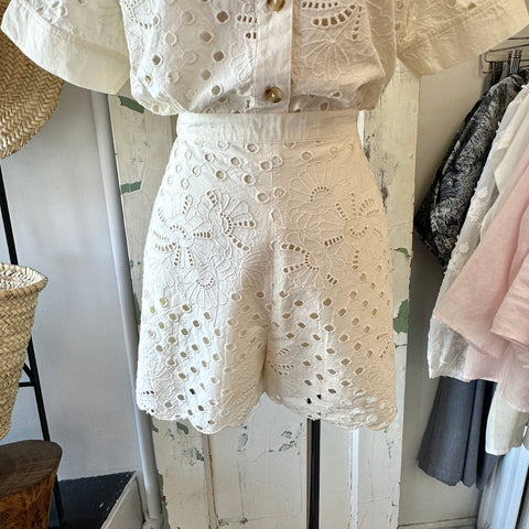 Louizon // Nido Scalloped Shorts Cream
