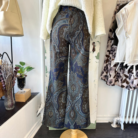 Astrid // Farah Pant Navy Paisley