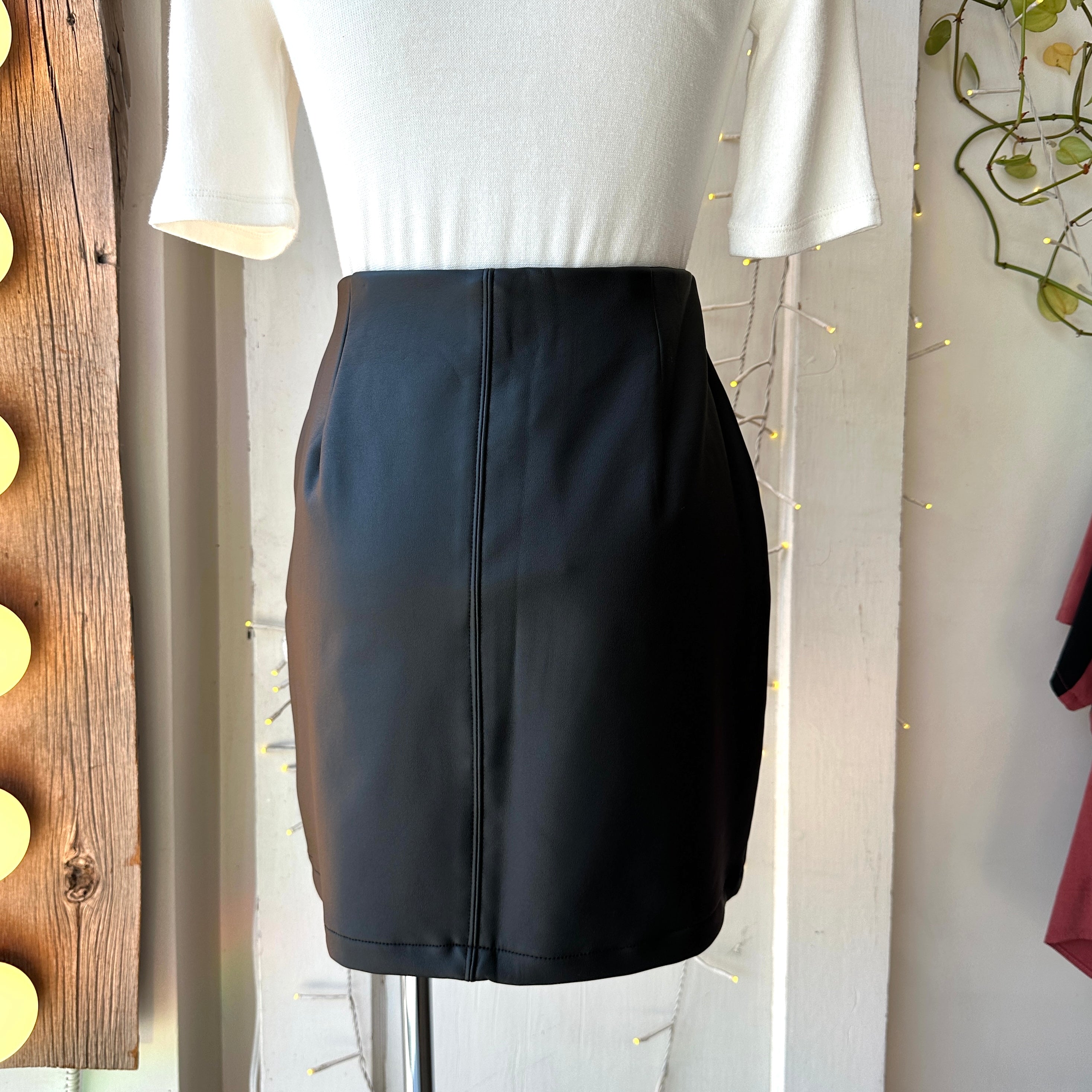 Gentle Fawn // Nicola Mini Skirt Black