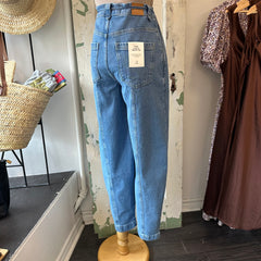 Atelier Reve // Astrid Barrel Jeans Medium Blue
