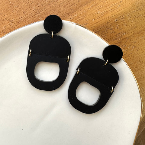 Catmamola // Ceramic Stud Earrings Black