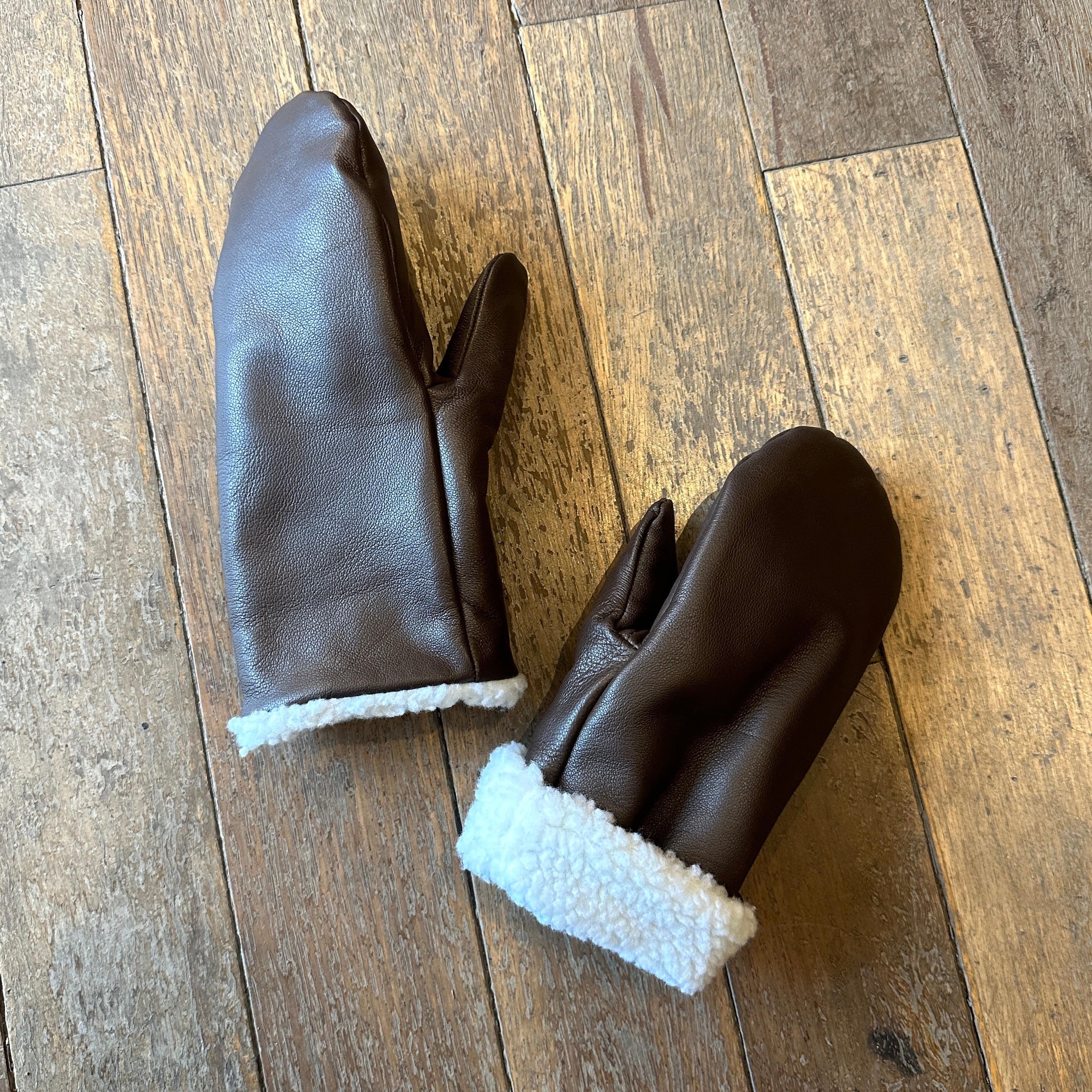 Milo and Dexter // Classic Leather Mittens Brown