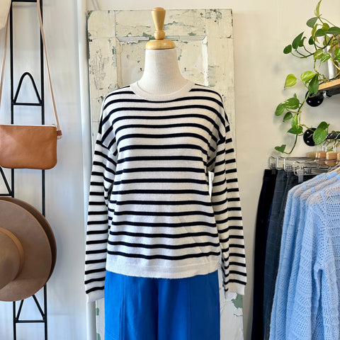 Naïf // Bobbie Sweater Ivory Navy Stripe
