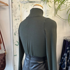 Allison Wonderland // Aches Turtleneck Green