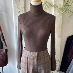 Indi & Cold // Chocolate Ribbed Turt
