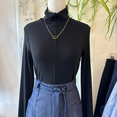 Eve Gravel // Mike Top Black