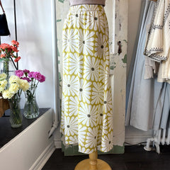 Compania Fantastica // Olive Flower Print Skirt