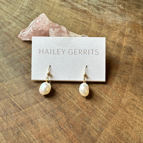 Hailey Gerrits // Reva Earrings Freshwater Pearl
