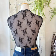 Astrid // Sawyer Top Black