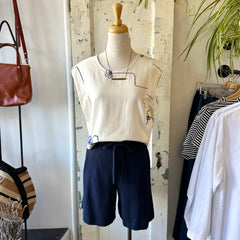 Eve Gravel // Lucas Top Blue Flower