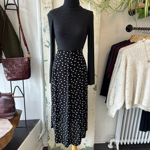 Indi & Cold // Dot Skirt Black