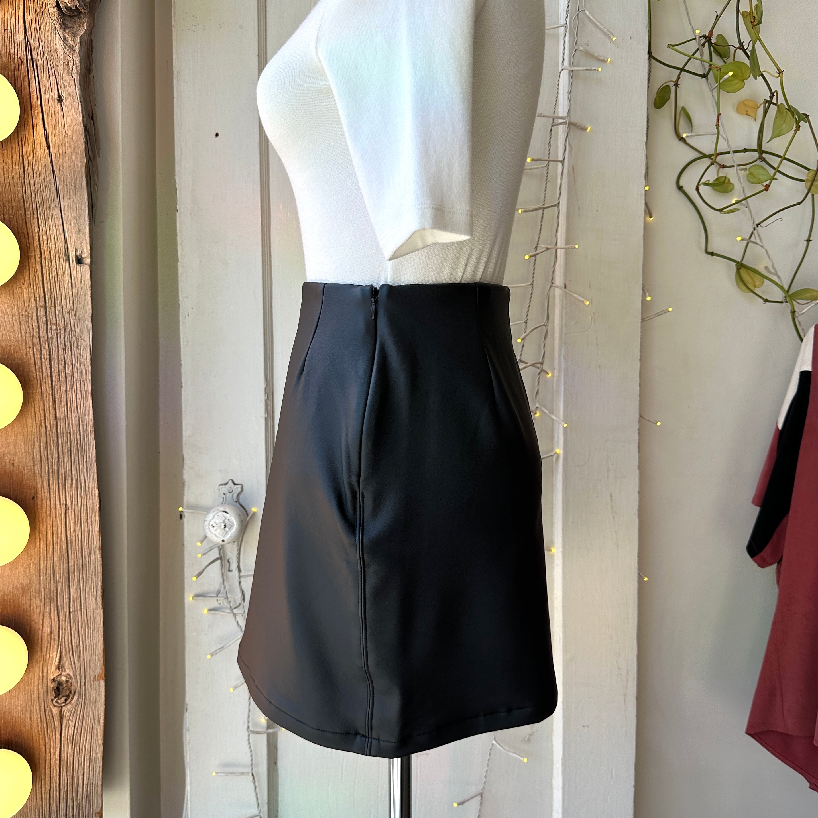 Gentle Fawn // Nicola Mini Skirt Black