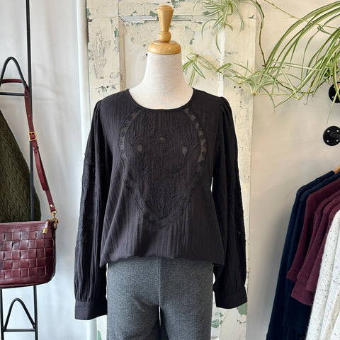 Indi & Cold // Embroidered Blouse Black