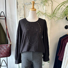 Indi & Cold // Embroidered Blouse Black