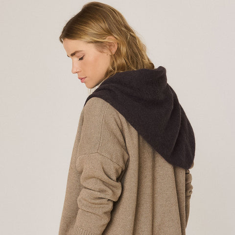 Indi & Cold // Chocolate Shawl