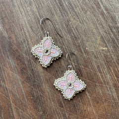 Assinewe  // Mini Beaded Floral Pink