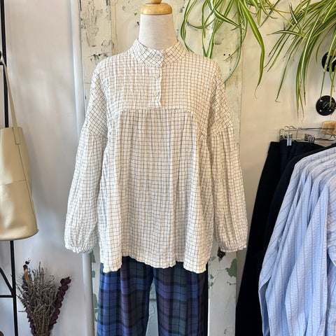 Eve Gravel // Payne Top Cream
