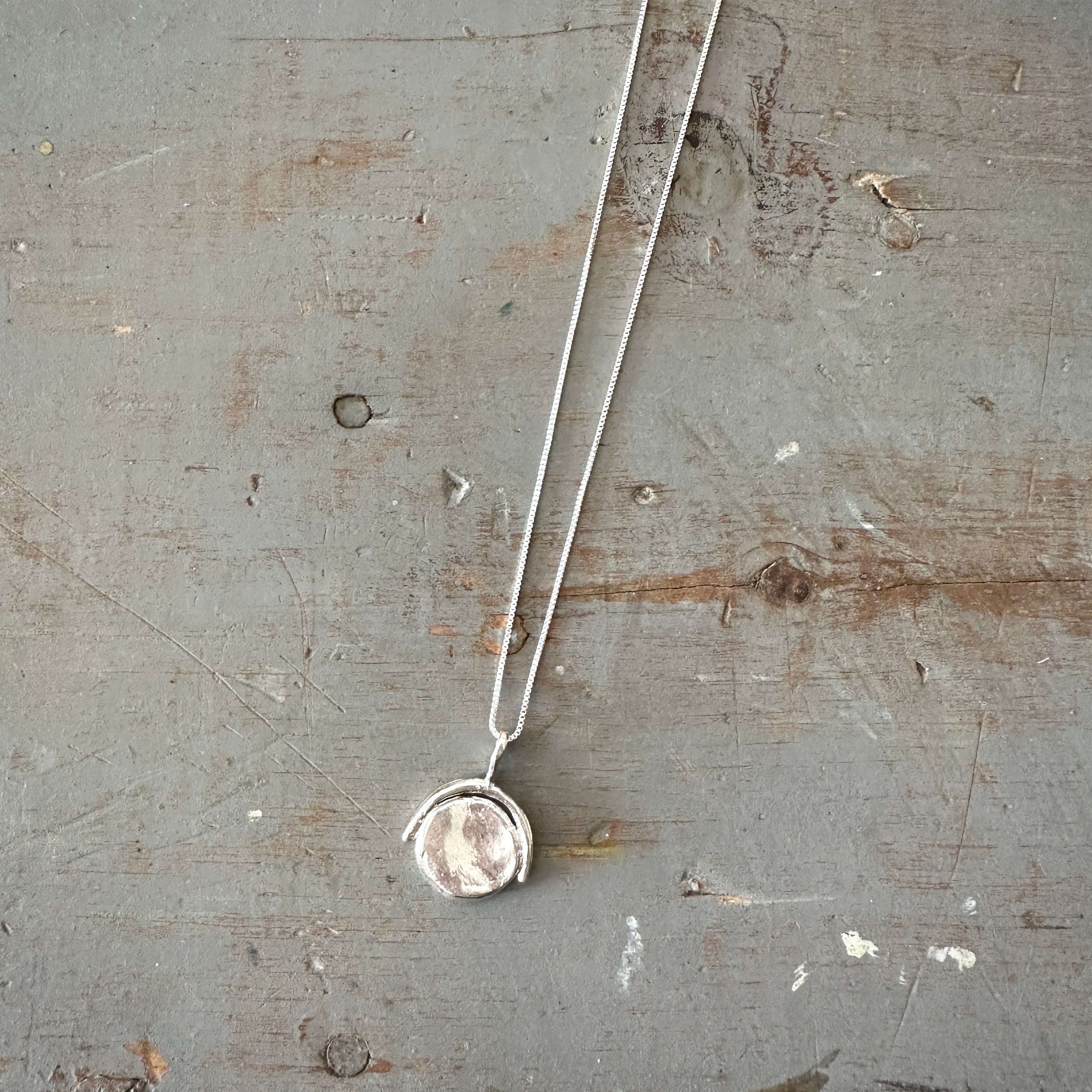 Hawkly // Arc Medallion Necklace Silver