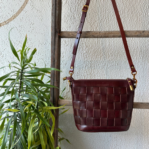 Uppdoo // Venture Crossbody Chestnut