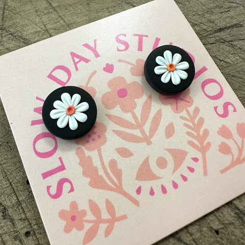 Slow Day Studio // Dainty Daisy Studs Black