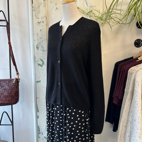 Naïf // Helly Cardigan Black
