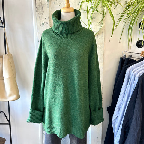 Echo Verde // Dog Walker Sweater Forest Green