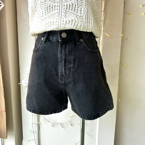 Dr. Denim // Nora Shorts Retro Black