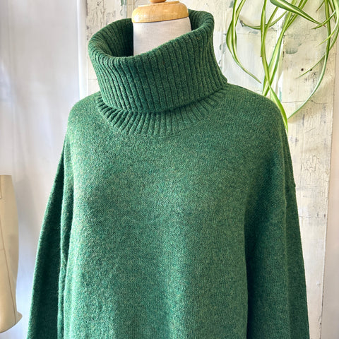 Echo Verde // Dog Walker Sweater Forest Green