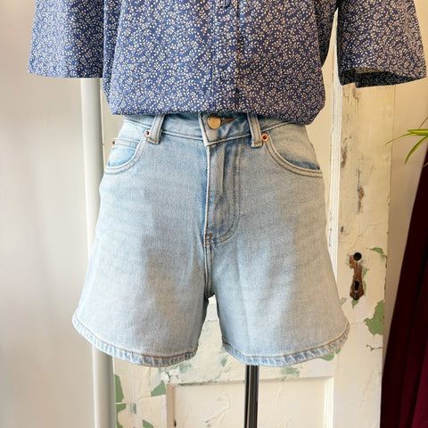 Dr. Denim // Nora Shorts Bay Light Used