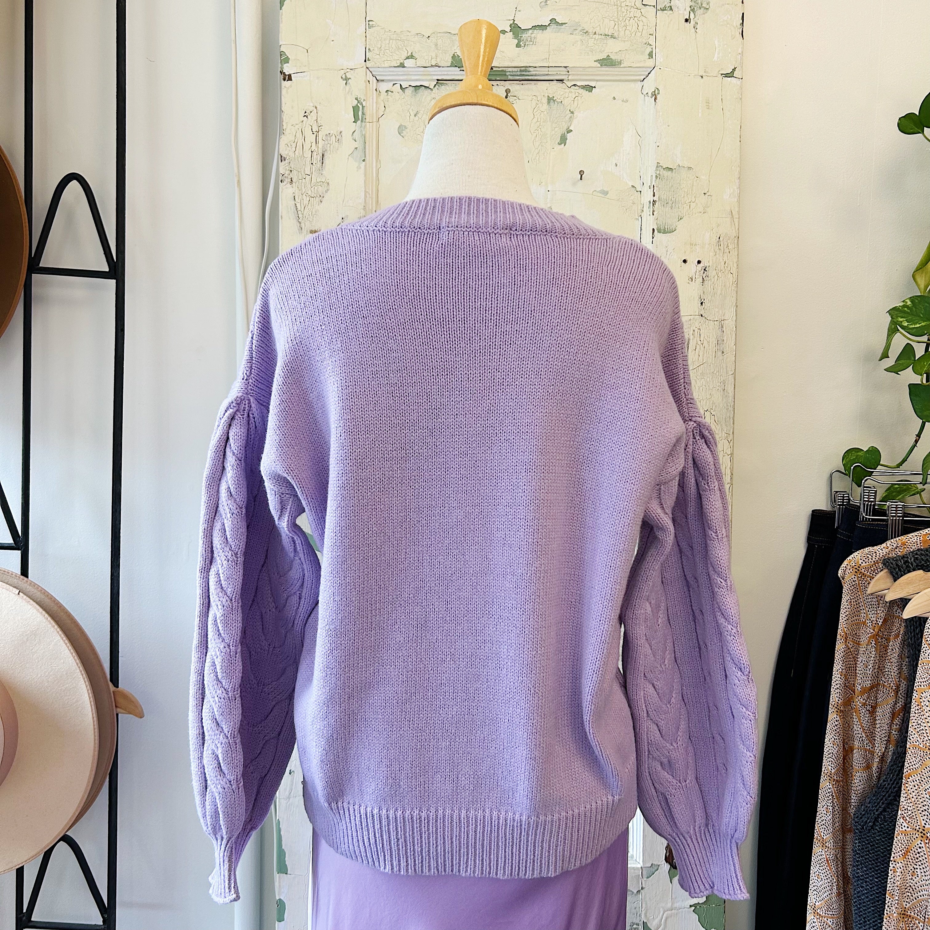 Astrid // Cozy Lilac Cable V