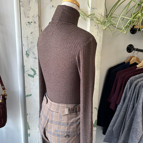 Indi & Cold // Chocolate Ribbed Turt