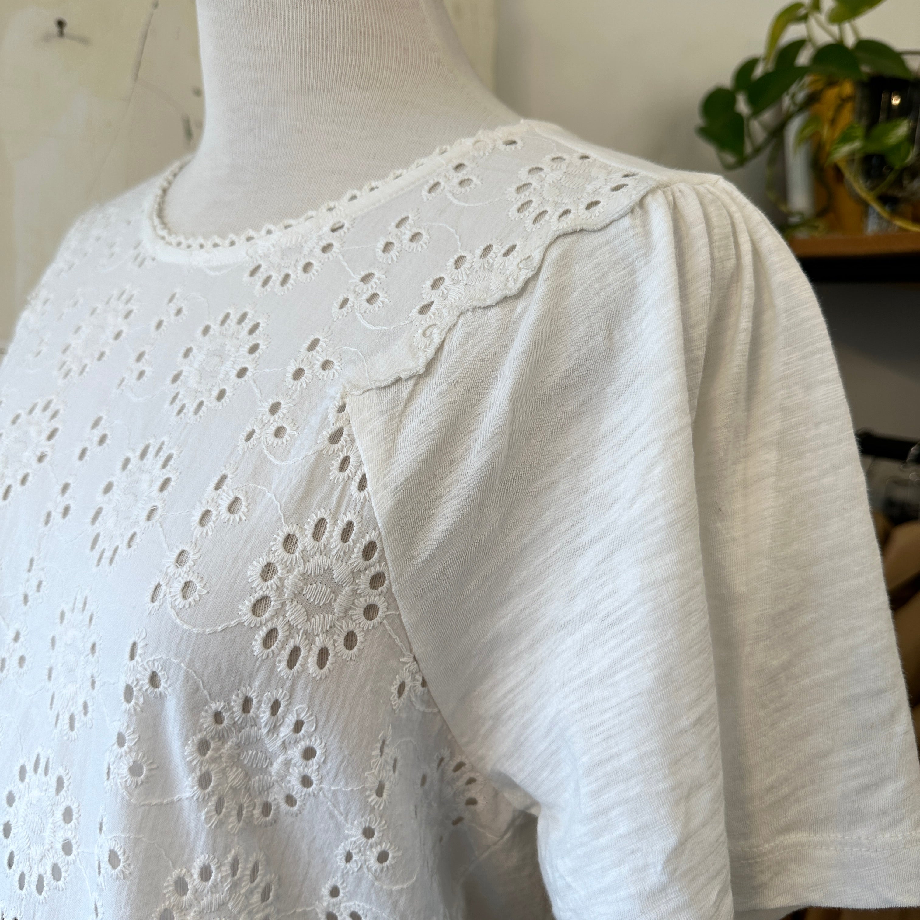 Indi & Cold // Blanco Embroidered Top