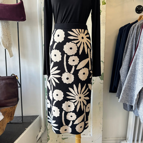 Compania Fantastica // Flower Knit Skirt