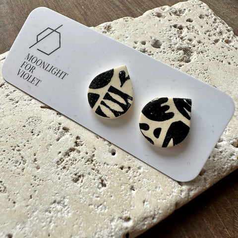 Moonlight For Violet // Stud Flora Earrings Black